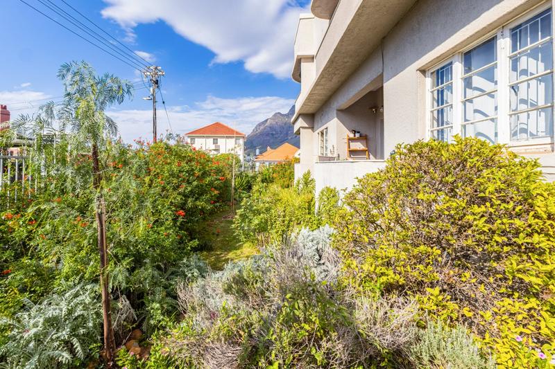 2 Bedroom Property for Sale in Tamboerskloof Western Cape